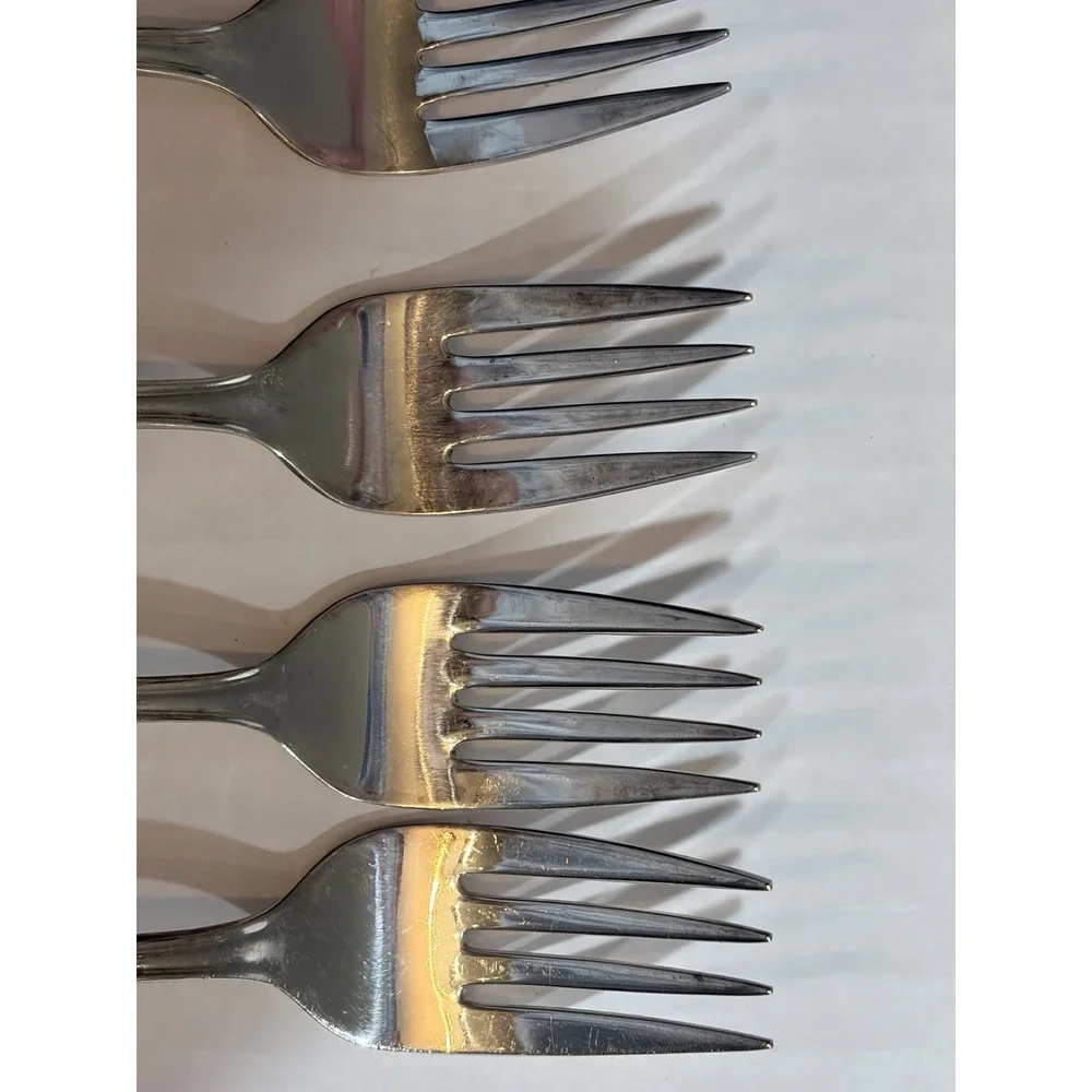 Set of 4 Magnolia Inspiration Wm Roger's Silver Plated Salad Forks
